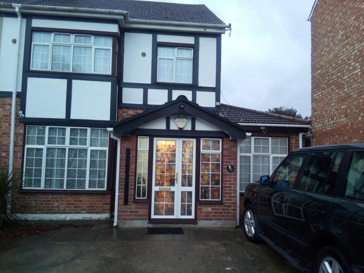 1St Gold Accommodation Isleworth Exterior foto